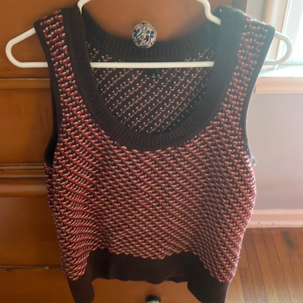 Sleeveless sweater
